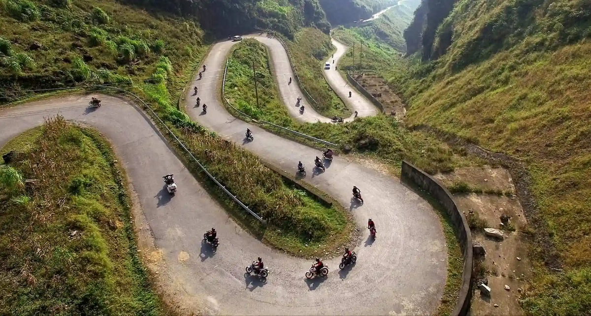Popular with adventurous motorbike riders, this loop stretches over 350km across the northernmost provinces